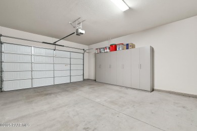 Beautiful 2 Bed + Den, 2 Bath home in the prestigious Prescott on Prescott Lakes Golf and Country Club in Arizona - for sale on GolfHomes.com, golf home, golf lot