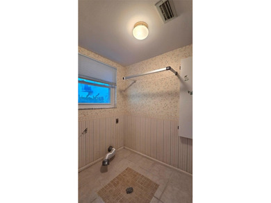 EXCEPTIONAL SPACE AND CONVENIENCE - 1,725 Sq. Ft. GROUND FLOOR on On Top Of The World Golf Course in Florida - for sale on GolfHomes.com, golf home, golf lot