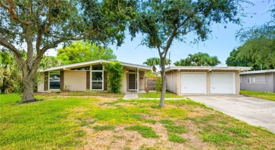 Incredible vintage style, contemporary 4 bedroom, 2 bath BAY on Oso Beach Municipal Golf Course in Texas - for sale on GolfHomes.com, golf home, golf lot