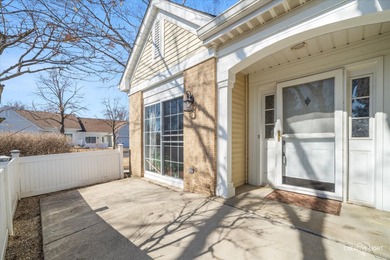 Beautiful end-unit ranch townhome with a finished basement on The Links at Carillon in Illinois - for sale on GolfHomes.com, golf home, golf lot
