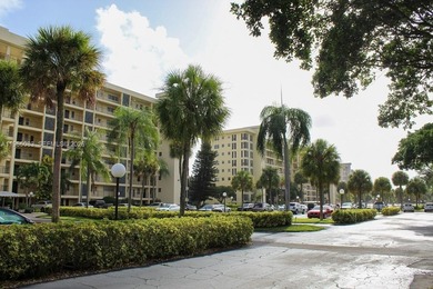 Great price for this large unit in sought after Palm Aire CC! on Palm-Aire Country Club and Resort - Palms in Florida - for sale on GolfHomes.com, golf home, golf lot