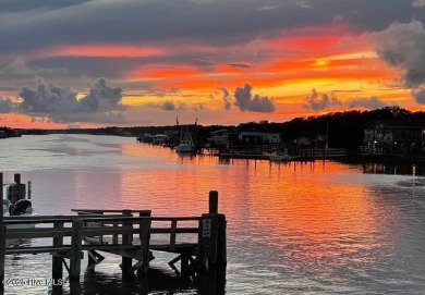 Best Buy in Holden Beach & Seascape. Owners paid 190,000 in 2001 on Lockwood Folly Country Club in North Carolina - for sale on GolfHomes.com, golf home, golf lot