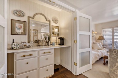 Beautifully renovated townhome in a prime Scottsdale location on Scottsdale Shadows in Arizona - for sale on GolfHomes.com, golf home, golf lot