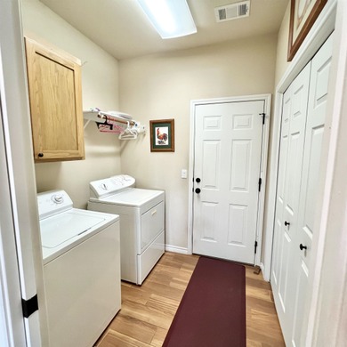 Beautifully maintained 3 bedroom, 2 bath home offering 1,904 on Hidden Falls Golf Club in Texas - for sale on GolfHomes.com, golf home, golf lot