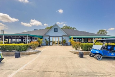 One or more photo(s) has been virtually staged. MOVE-IN READY on Black Bear Golf Club in Florida - for sale on GolfHomes.com, golf home, golf lot