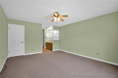 Beautiful 3 bedroom 2.5 bath Townhouse in Gates Four. Great room on Gates Four Golf and Country Club in North Carolina - for sale on GolfHomes.com, golf home, golf lot