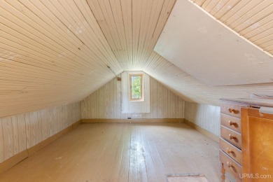 What a great little starter home or a place to hang your hat on George Young Golf Course in Michigan - for sale on GolfHomes.com, golf home, golf lot