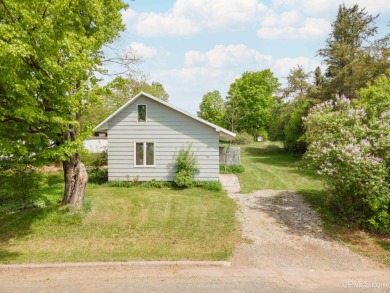 What a great little starter home or a place to hang your hat on George Young Golf Course in Michigan - for sale on GolfHomes.com, golf home, golf lot