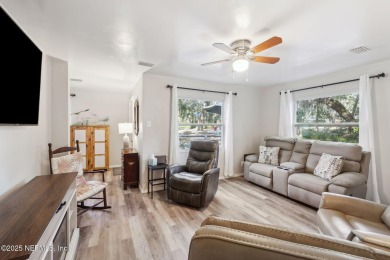 Adorably Charming!!!  This refurbished cottage in Palatka Is on Palatka Golf Club in Florida - for sale on GolfHomes.com, golf home, golf lot