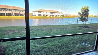 This beautifully maintained 3-bedroom, 2.5-bath townhouse is on Lakewood National Golf Club in Florida - for sale on GolfHomes.com, golf home, golf lot