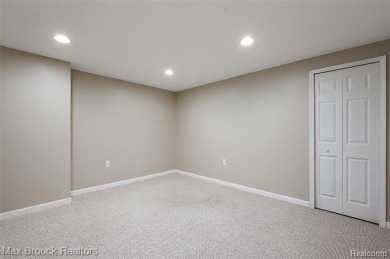 This beautifully maintained condo in the desirable Maples on The Maples Club in Michigan - for sale on GolfHomes.com, golf home, golf lot