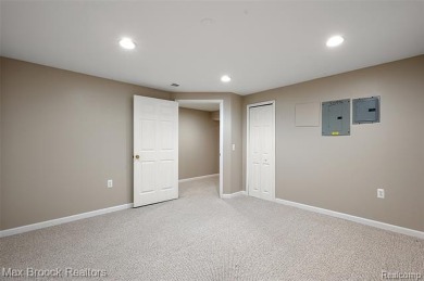 This beautifully maintained condo in the desirable Maples on The Maples Club in Michigan - for sale on GolfHomes.com, golf home, golf lot