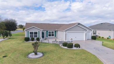 ~PRICE REDUCTION!~ ~CORNER LOT~ ~BRICK & PAVER FRONT PORCH~ on Pennbrooke Fairways in Florida - for sale on GolfHomes.com, golf home, golf lot