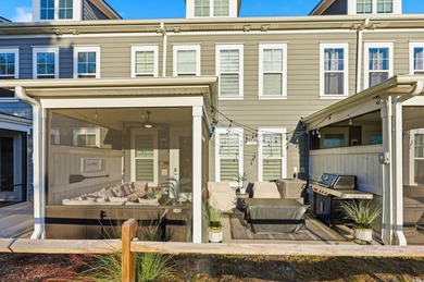 Awesome 4br/3.5ba townhome w/ 1 car garage, screened porch & on  in South Carolina - for sale on GolfHomes.com, golf home, golf lot