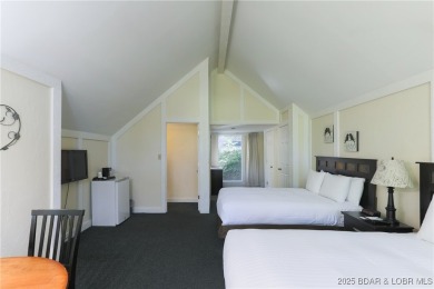 Looking for an affordable single family home in the coveted on The Oaks Golf Course in Missouri - for sale on GolfHomes.com, golf home, golf lot