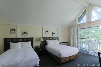 Looking for an affordable single family home in the coveted on The Oaks Golf Course in Missouri - for sale on GolfHomes.com, golf home, golf lot