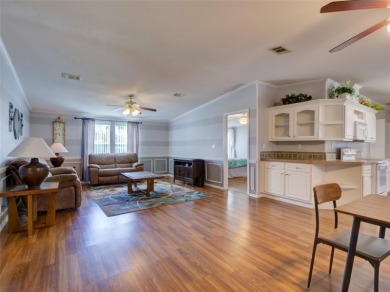 Come and see this turn key ready 3/2 by Palm Harbor home (Vegas on Zellwood Station Country Club in Florida - for sale on GolfHomes.com, golf home, golf lot