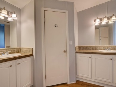 Come and see this turn key ready 3/2 by Palm Harbor home (Vegas on Zellwood Station Country Club in Florida - for sale on GolfHomes.com, golf home, golf lot