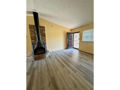 Welcome to this well-maintained, one-owner home offering three on Silverhorn Golf Club in Oklahoma - for sale on GolfHomes.com, golf home, golf lot