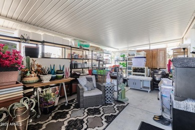 2 bed, 2 bath Sun City home with 1,659 sq ft and bonus room that on PalmBrook Country Club in Arizona - for sale on GolfHomes.com, golf home, golf lot