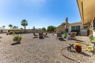 2 bed, 2 bath Sun City home with 1,659 sq ft and bonus room that on PalmBrook Country Club in Arizona - for sale on GolfHomes.com, golf home, golf lot