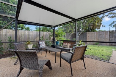 This Charming South Venice POOL home is MOVE-IN-READY with on Jacaranda West Country Club in Florida - for sale on GolfHomes.com, golf home, golf lot