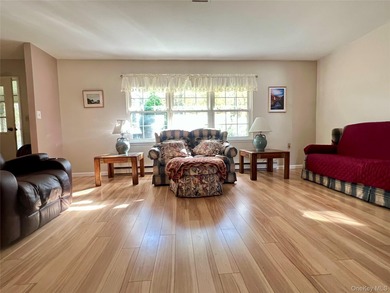 Baronet model in a great location. This condo is in excellent on Leisure Village Golf Course in New York - for sale on GolfHomes.com, golf home, golf lot