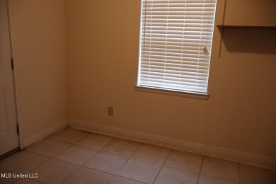 FANTASTIC HOME IN SOUTH PASCAGOULA JUST MINUTES FROM THE on Pascagoula Country Club in Mississippi - for sale on GolfHomes.com, golf home, golf lot