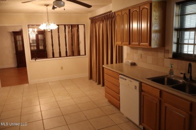 FANTASTIC HOME IN SOUTH PASCAGOULA JUST MINUTES FROM THE on Pascagoula Country Club in Mississippi - for sale on GolfHomes.com, golf home, golf lot