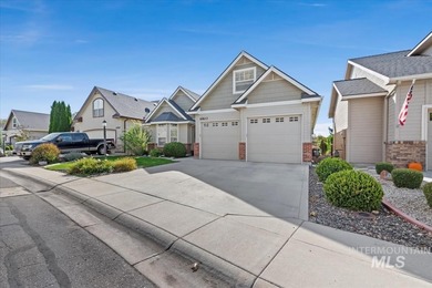 Awesome Floor Plan with all bedrooms on main level!  Wonderful on Ridgecrest Golf Course in Idaho - for sale on GolfHomes.com, golf home, golf lot