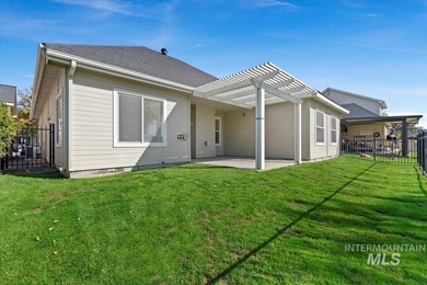 Awesome Floor Plan with all bedrooms on main level!  Wonderful on Ridgecrest Golf Course in Idaho - for sale on GolfHomes.com, golf home, golf lot