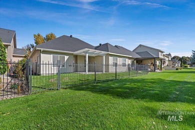 Awesome Floor Plan with all bedrooms on main level!  Wonderful on Ridgecrest Golf Course in Idaho - for sale on GolfHomes.com, golf home, golf lot