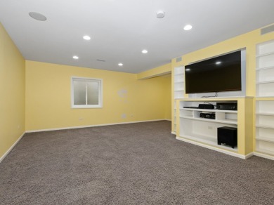 Welcome to your new 2 story home, nestled in the highly on Palos Country Club in Illinois - for sale on GolfHomes.com, golf home, golf lot