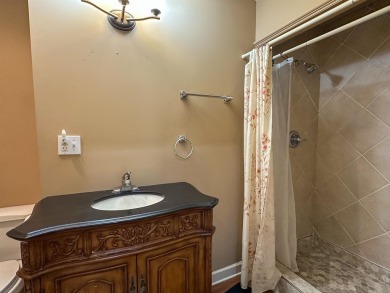 Spacious Family Home in the Heart of Cherokee Village! Move on Cherokee Village North Course in Arkansas - for sale on GolfHomes.com, golf home, golf lot
