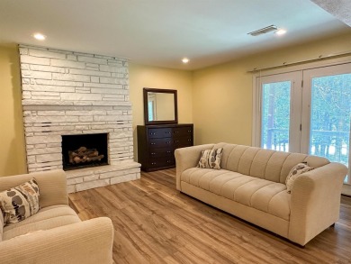Spacious Family Home in the Heart of Cherokee Village! Move on Cherokee Village North Course in Arkansas - for sale on GolfHomes.com, golf home, golf lot