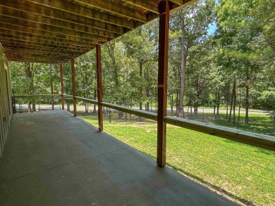 Spacious Family Home in the Heart of Cherokee Village! Move on Cherokee Village North Course in Arkansas - for sale on GolfHomes.com, golf home, golf lot