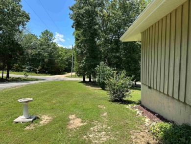 Spacious Family Home in the Heart of Cherokee Village! Move on Cherokee Village North Course in Arkansas - for sale on GolfHomes.com, golf home, golf lot
