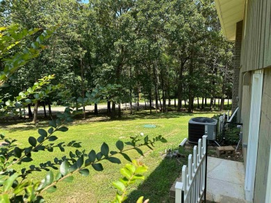 Spacious Family Home in the Heart of Cherokee Village! Move on Cherokee Village North Course in Arkansas - for sale on GolfHomes.com, golf home, golf lot