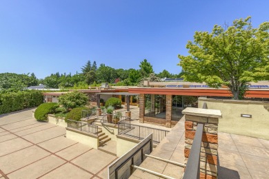 Updated mid-century modern home with careful attention to detail on Rogue Valley Country Club in Oregon - for sale on GolfHomes.com, golf home, golf lot