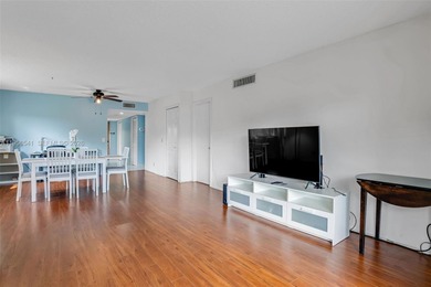 Discover your new home in Weston: spacious 2/2, partially on Bonaventure Country Club in Florida - for sale on GolfHomes.com, golf home, golf lot