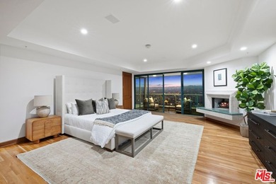 **Rare Penthouse at The Blair House -The Pinnacle of Wilshire on Los Angeles Country Club in California - for sale on GolfHomes.com, golf home, golf lot