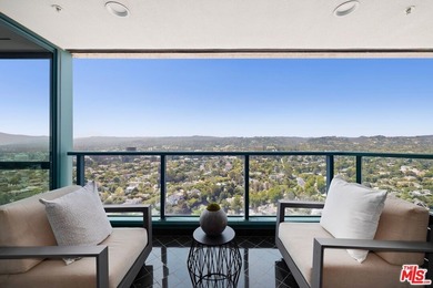 **Rare Penthouse at The Blair House -The Pinnacle of Wilshire on Los Angeles Country Club in California - for sale on GolfHomes.com, golf home, golf lot