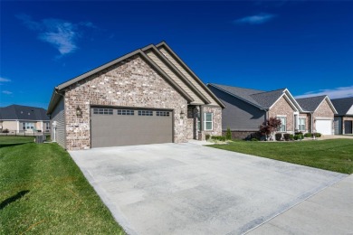 TAKE A LOOK AT THIS BEAUTIFUL HOME! The maintenance-free on Far Oaks Golf Club in Illinois - for sale on GolfHomes.com, golf home, golf lot