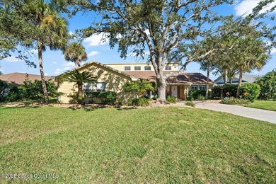 Gorgeous lakefront location in the heart of Suntree. This 4 on Baytree National Golf Links in Florida - for sale on GolfHomes.com, golf home, golf lot