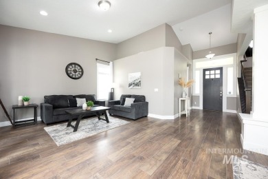 Over 3,000 custom square feet in the Prestigious Carriage Hills on Hunters Point Golf Club in Idaho - for sale on GolfHomes.com, golf home, golf lot
