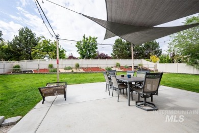 Over 3,000 custom square feet in the Prestigious Carriage Hills on Hunters Point Golf Club in Idaho - for sale on GolfHomes.com, golf home, golf lot