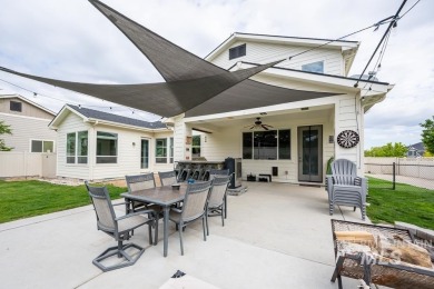 Over 3,000 custom square feet in the Prestigious Carriage Hills on Hunters Point Golf Club in Idaho - for sale on GolfHomes.com, golf home, golf lot