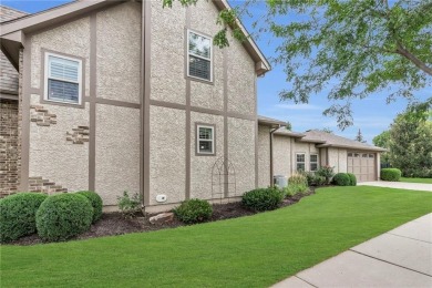 VERY RARE MAIN-LEVEL LIVING & ATTACHED GARAGE, with even more on Fred Arbanas Golf Course At Longview Lakes - Longview Lake in Missouri - for sale on GolfHomes.com, golf home, golf lot