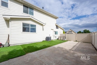 Over 3,000 custom square feet in the Prestigious Carriage Hills on Hunters Point Golf Club in Idaho - for sale on GolfHomes.com, golf home, golf lot