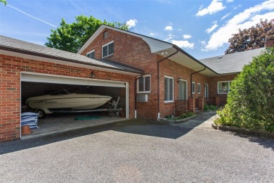 BOAT o SWIM o FISH o TENNIS o GOLF -- Experience the ultimate on Mahopac Golf Club in New York - for sale on GolfHomes.com, golf home, golf lot